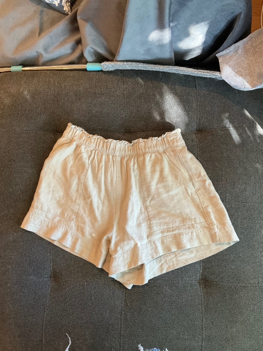 EUC Abercrombie & Fitch Beige Lined Shorts Size Medium
